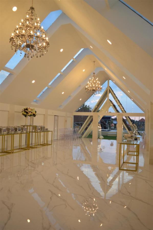 Hotel Tirtha Khayangan Canggu Esterno foto